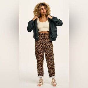 Lucy & Yak Addison Tapered Twill Trousers in Leopard Print Size 18